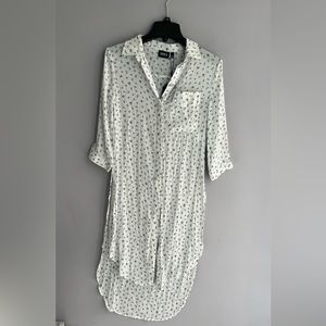 NWT| ONLY Longline Button Down Shirt small white

20